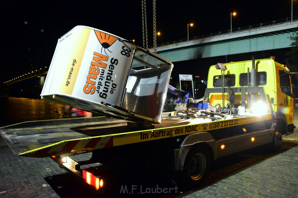 Koelner Seilbahn Gondel blieb haengen Koeln Linksrheinisch P988.JPG - Miklos Laubert